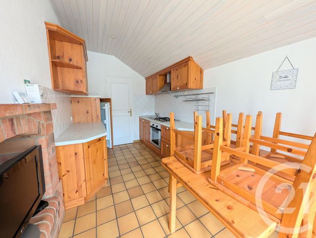 Maison &agrave; louer - 5 pi&egrave;ces - 122 m2 - Crehen - 22 - BRETAGNE