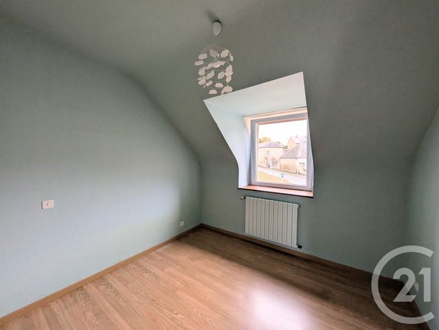 Maison &agrave; louer - 5 pi&egrave;ces - 122 m2 - Crehen - 22 - BRETAGNE