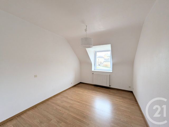 Maison &agrave; louer - 5 pi&egrave;ces - 122 m2 - Crehen - 22 - BRETAGNE