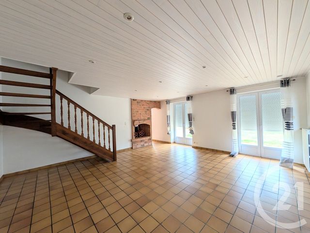 Maison &agrave; louer - 5 pi&egrave;ces - 122 m2 - Crehen - 22 - BRETAGNE