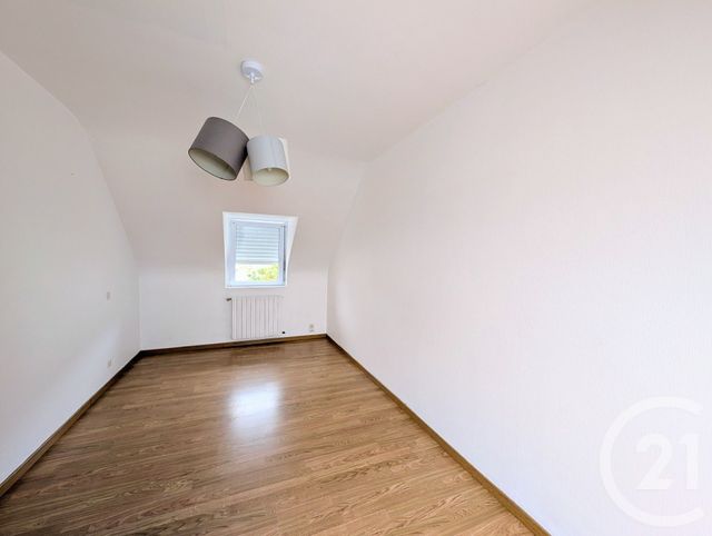 Maison &agrave; louer - 5 pi&egrave;ces - 122 m2 - Crehen - 22 - BRETAGNE